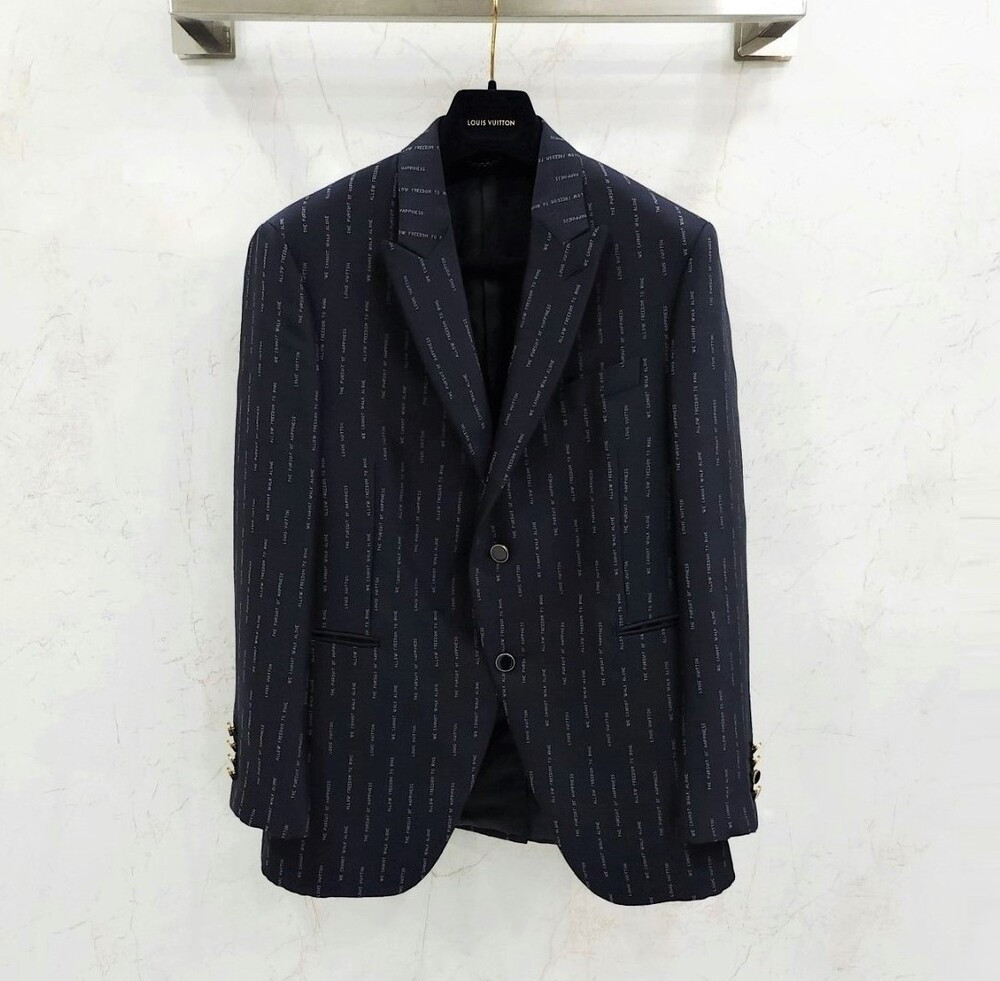 [럭스유] 52 / 루이비통 모노그램 스트라이프 2B 테일러드 자켓