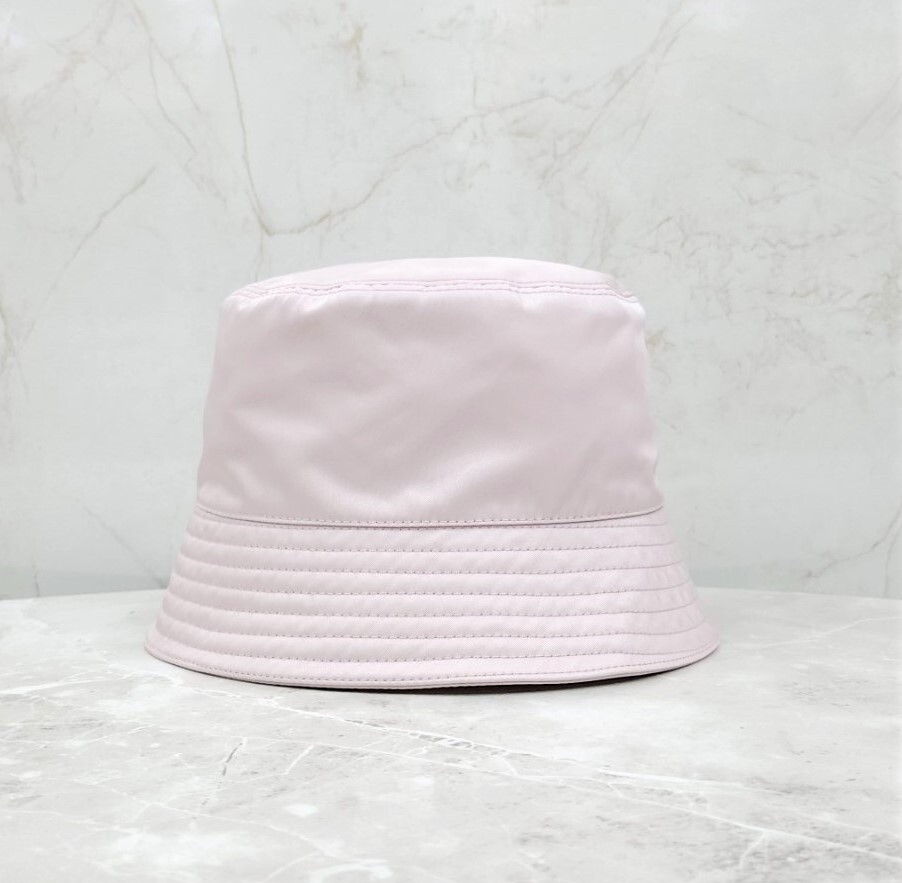 [럭스유] (새상품) 프라다 핑크 리나일론 메탈로고 버킷햇 M 1HC137