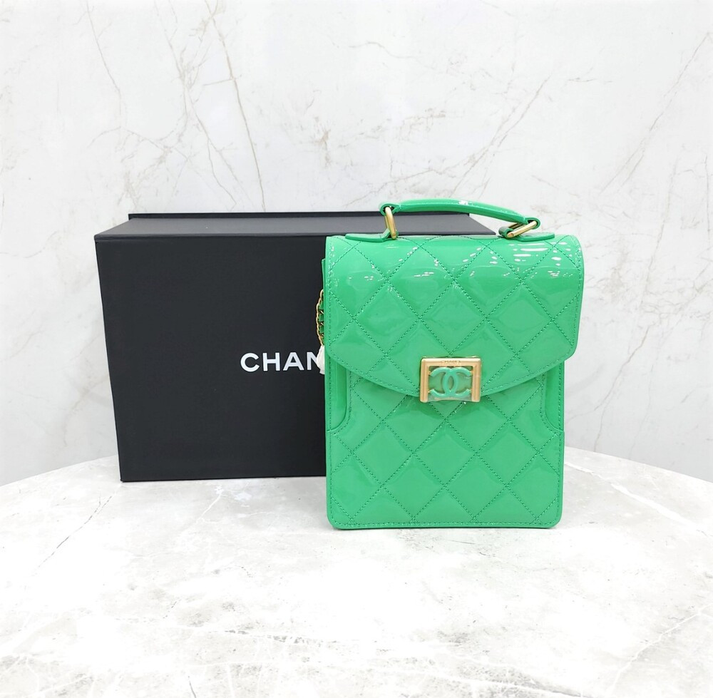 [럭스유] (새상품) 샤넬 그린 페이던트 스몰 플랩백 AS4180