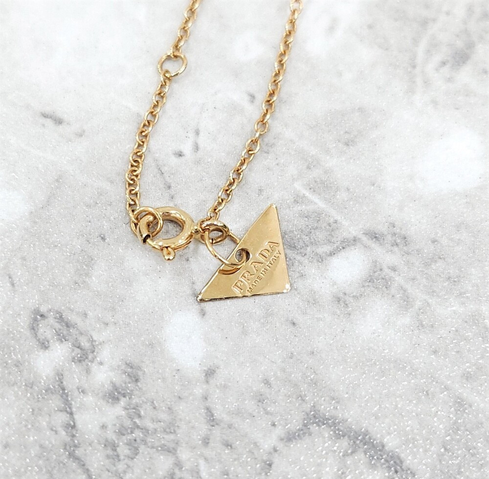 [럭스유] (새상품) 프라다 삼각로고 골드볼 목걸이