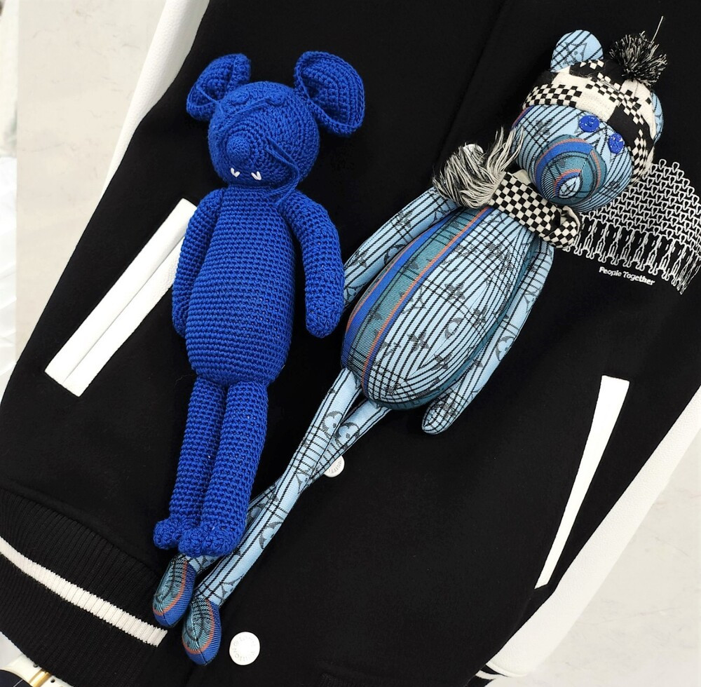 [럭스유] 54 / 루이비통 LV 클락 자수 프렌즈 레더 바시티 자켓