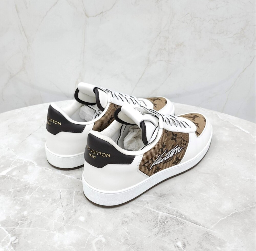 [럭스유] 7 / 루이비통 모노그램 리볼리 스니커즈