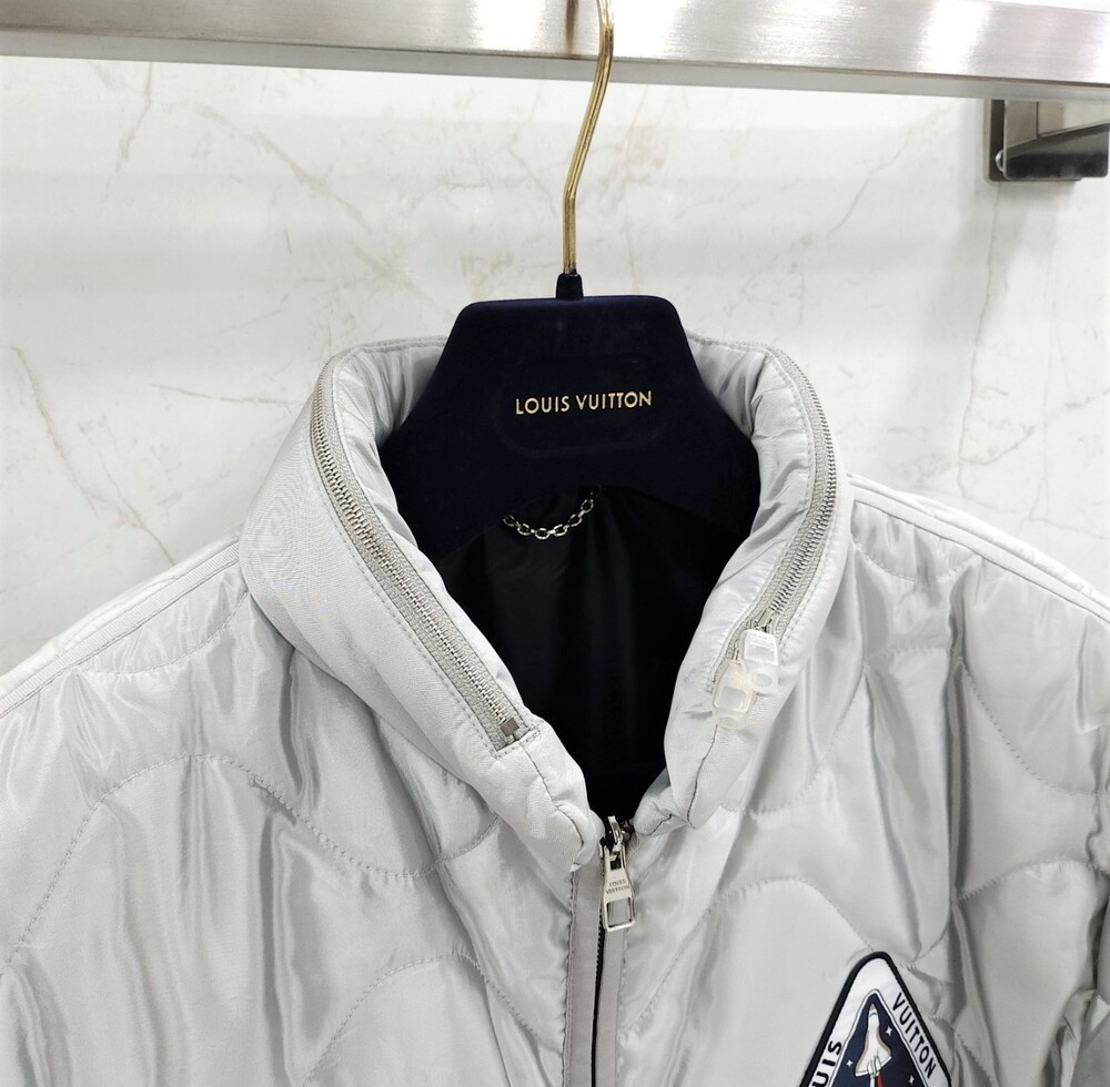 [럭스유] (새상품) 54 / 루이비통 실버 스페이스 패치 블루종 퀄팅 자켓