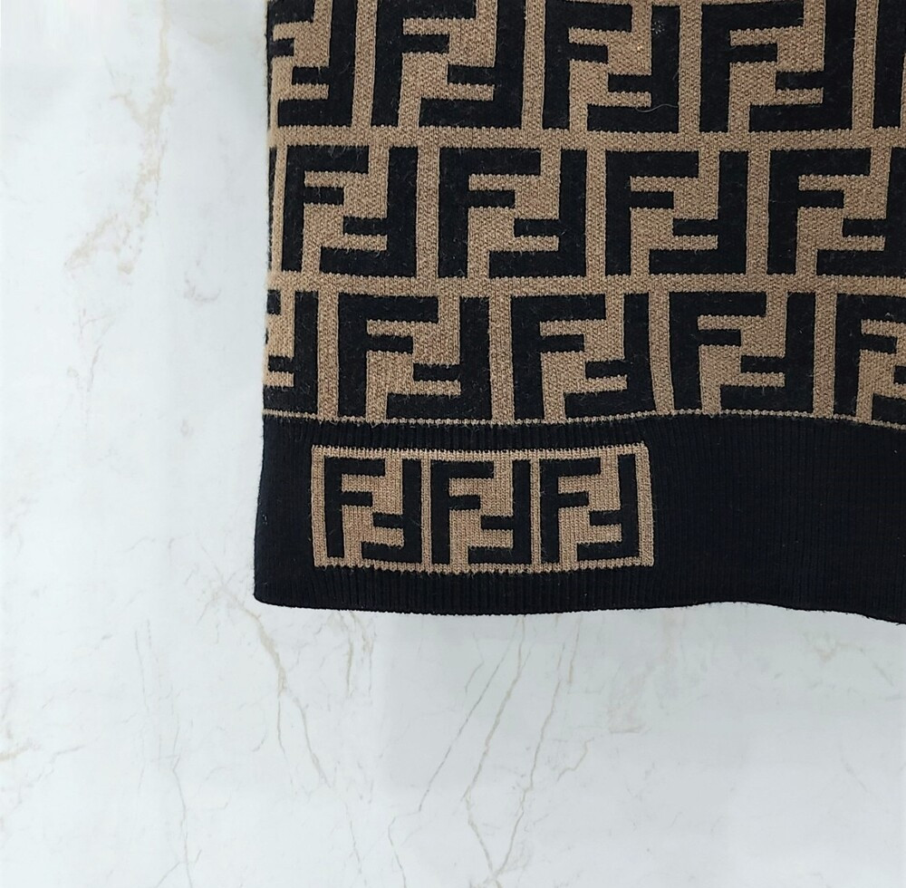 [럭스유] 36 / 펜디 FF 모티프 패브릭 스웨터 니트 FZY702