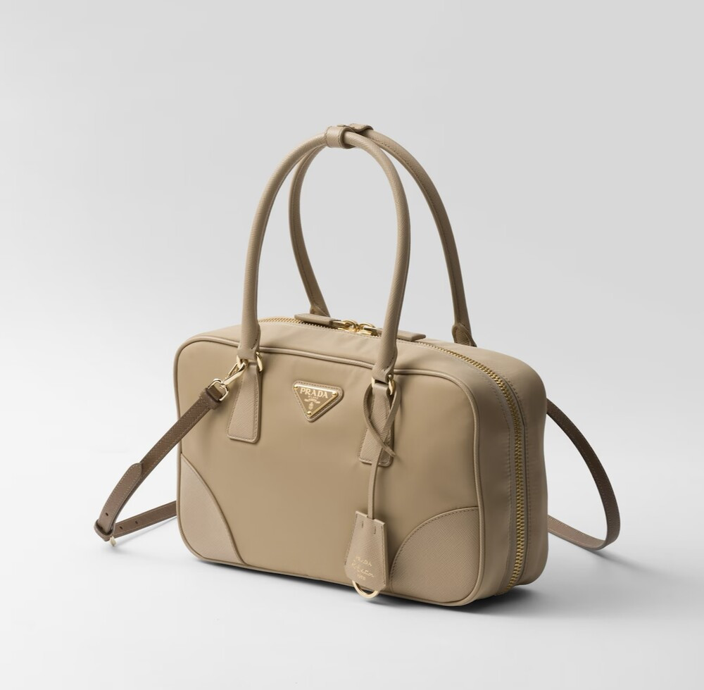 [럭스유] 프라다 리에디션 1978 미디엄 리나일론 및 사피아노 투핸들 백