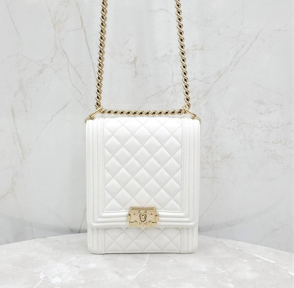 [럭스유] 샤넬 화이트 보이 샤넬 플랩백 금장 27번대 AS0130