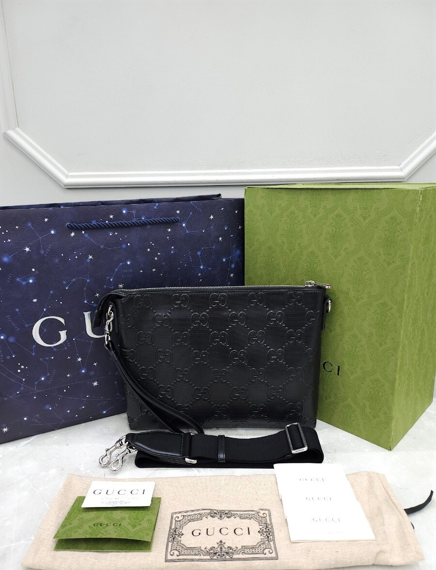 [럭스유] 구찌 GG 엠보스 미디움 메신저백