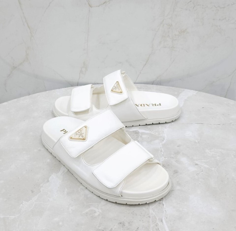 [럭스유] 36.5 / 프라다 나파가죽 슬라이드 1XX755