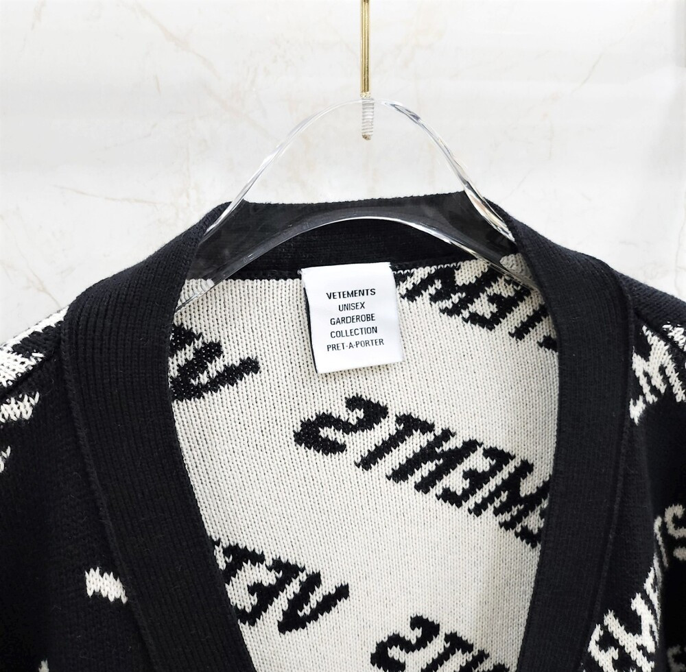 [럭스유] XL / 베트멍 올오버 로고 블랙 가디건