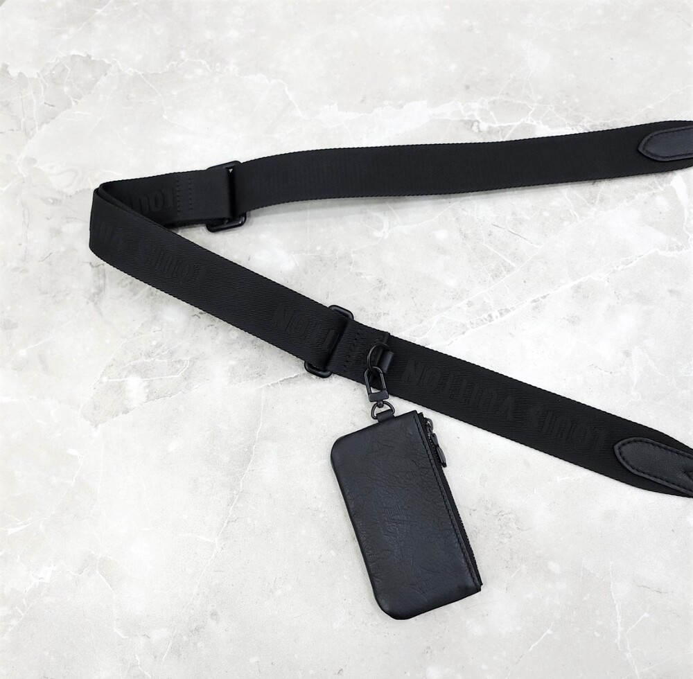 [럭스유] 루이비통 쉐도우 모노그램 트리오 메신저백 M46602