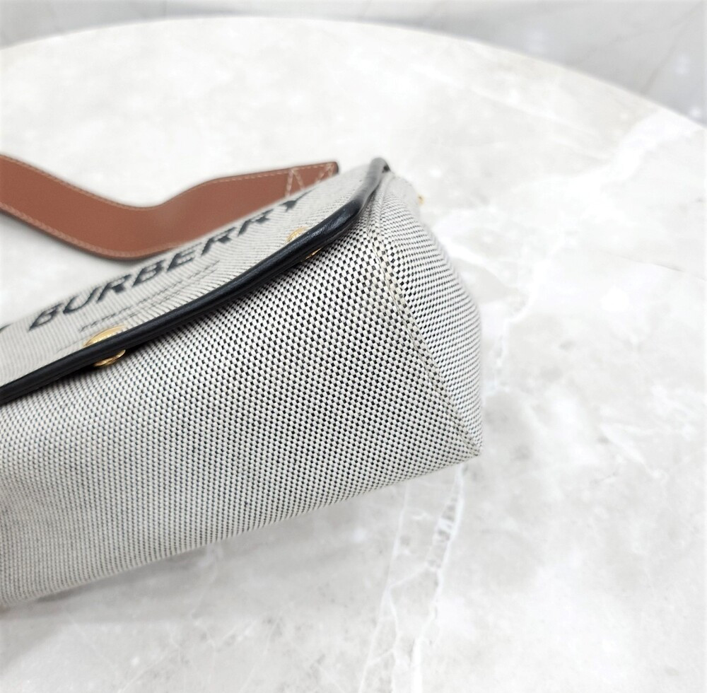 [럭스유] 버버리 호스페리 크로스백 8041833