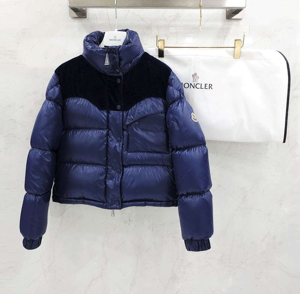 [럭스유] 0 / 몽클레어 나르마다 쇼트 다운 패딩 I20931A00101