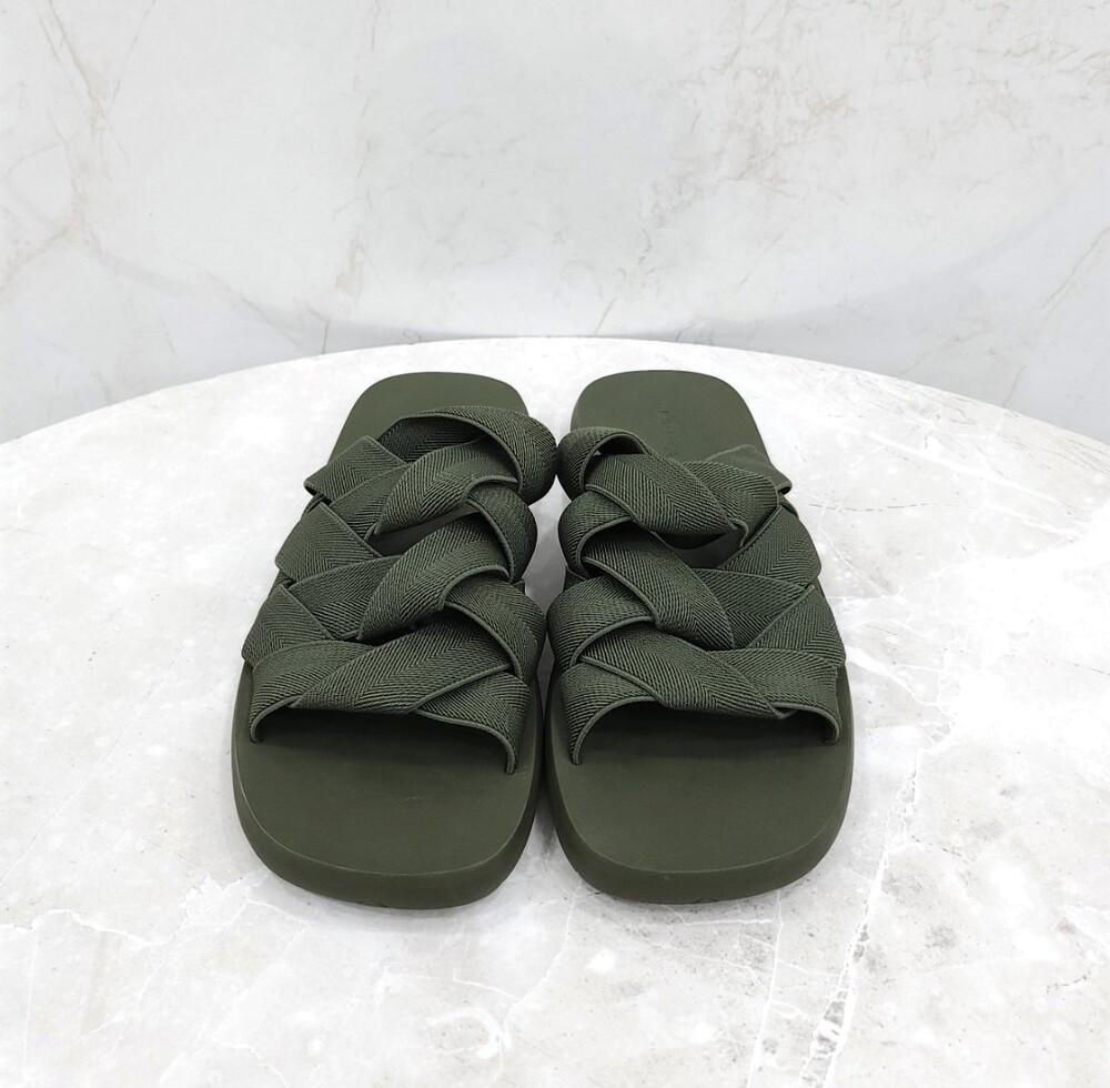 [럭스유] 42 / 보테가베네타 카키 인트레치아토 슬리퍼