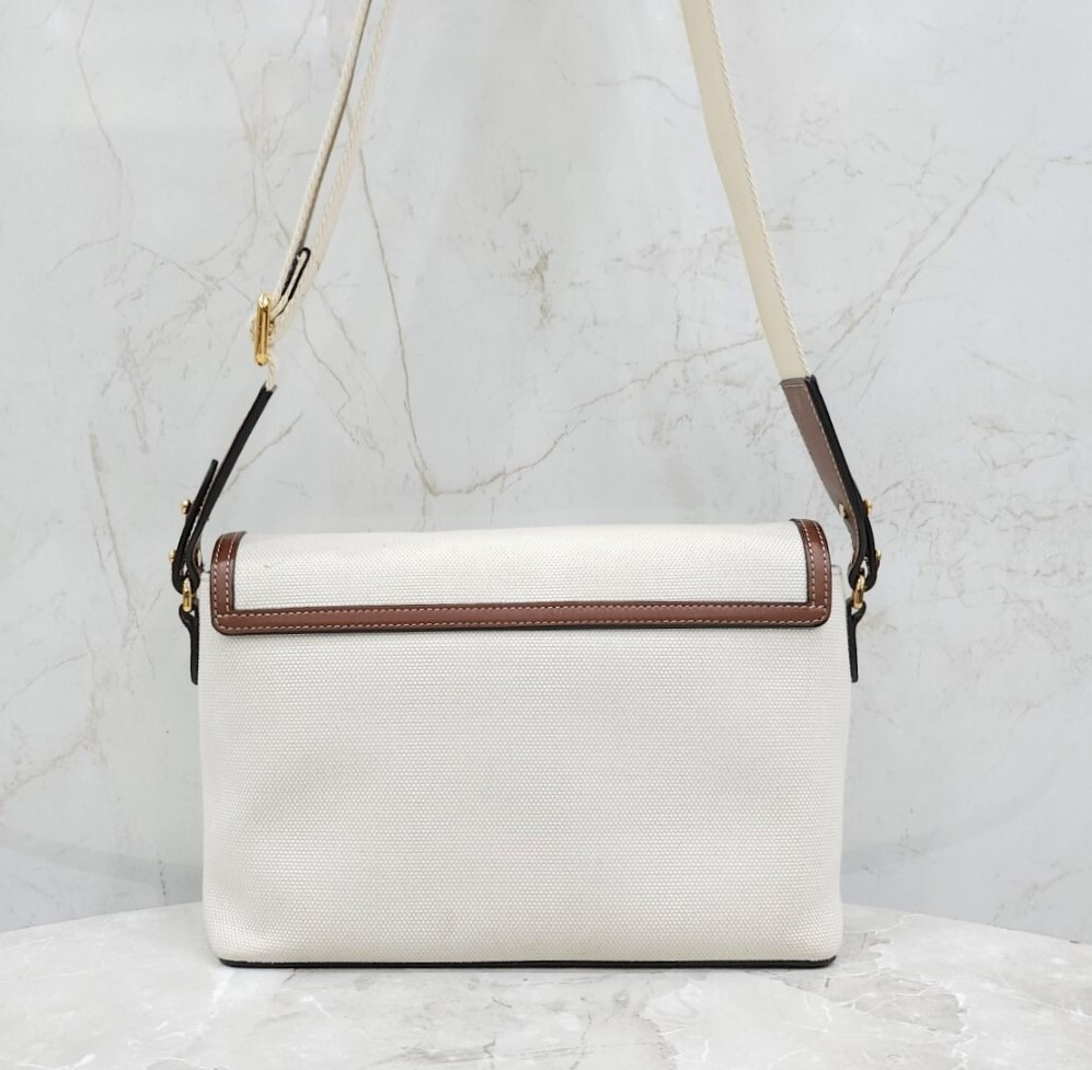 [럭스유] 버버리 호스페리 캔버스 로고 노트 크로스백