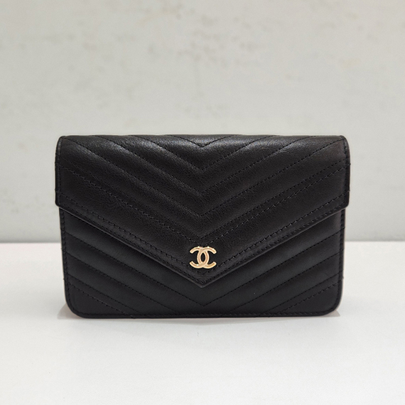 샤넬 쉐브론 WOC 미니 크로스백 26번대 A84350