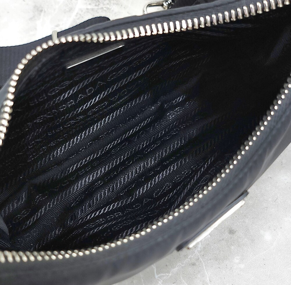 [럭스유] 프라다 리에디션 2005 리나일론 숄더백 1BH204