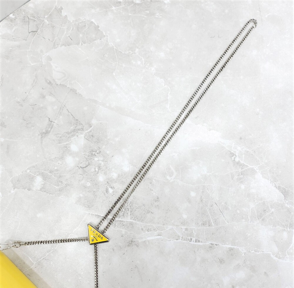 [럭스유] 프라다 옐로우 브러쉬드 레더 숄더백