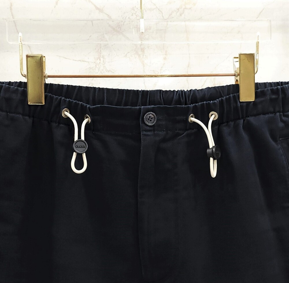 [럭스유] 46 / 구찌 네이비 로고 자수 숏 팬츠