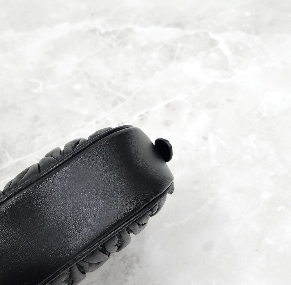 [럭스유] 미우미우 라운드 마틀라세 로고 스트랩 멀티 숄더백 5BH191