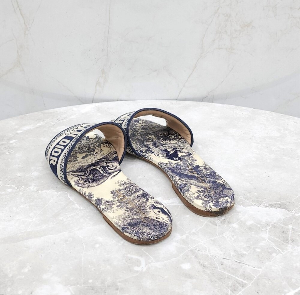 [럭스유] 37.5 / 디올 디웨이 뮬 슬리퍼 딥블루 KCQ209TJE