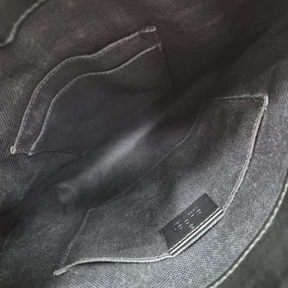 구찌 GG 블랙 수프림 스몰 메신저 크로스백 523599