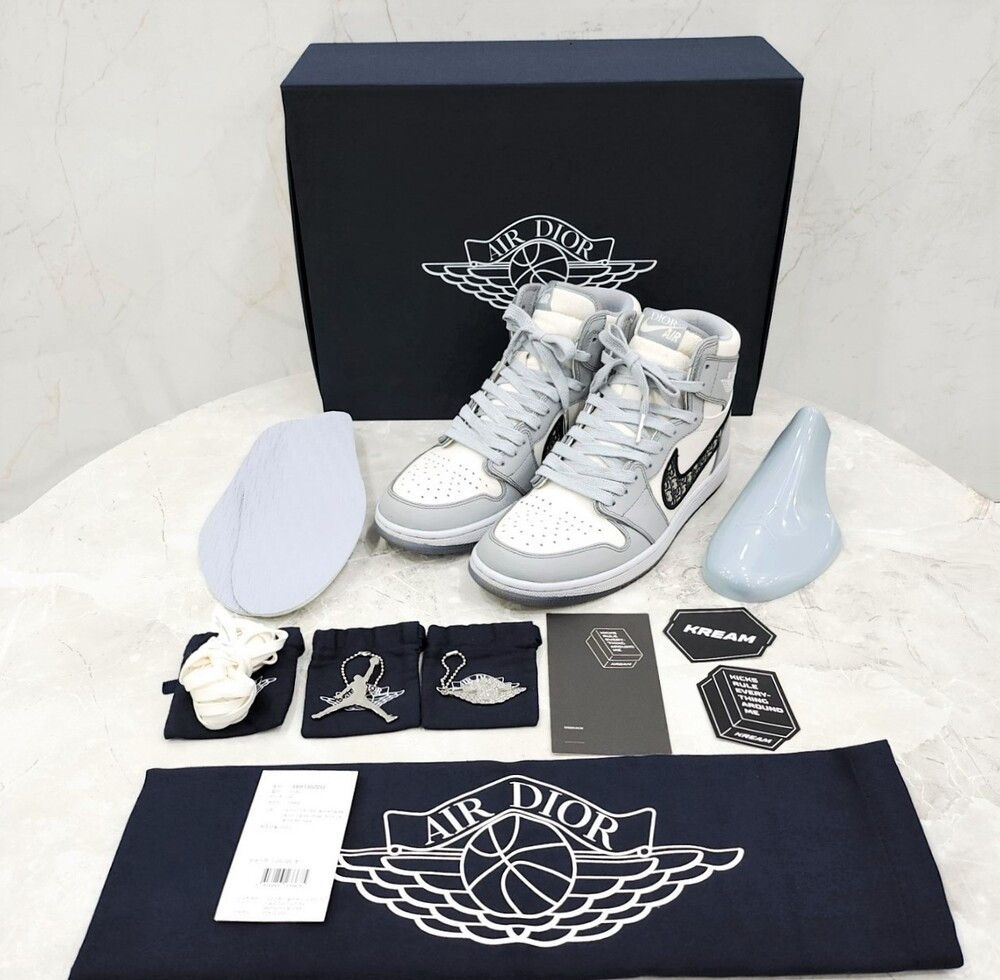 [럭스유] 265 / 디올 X 나이키 에어조던1 하이 OG