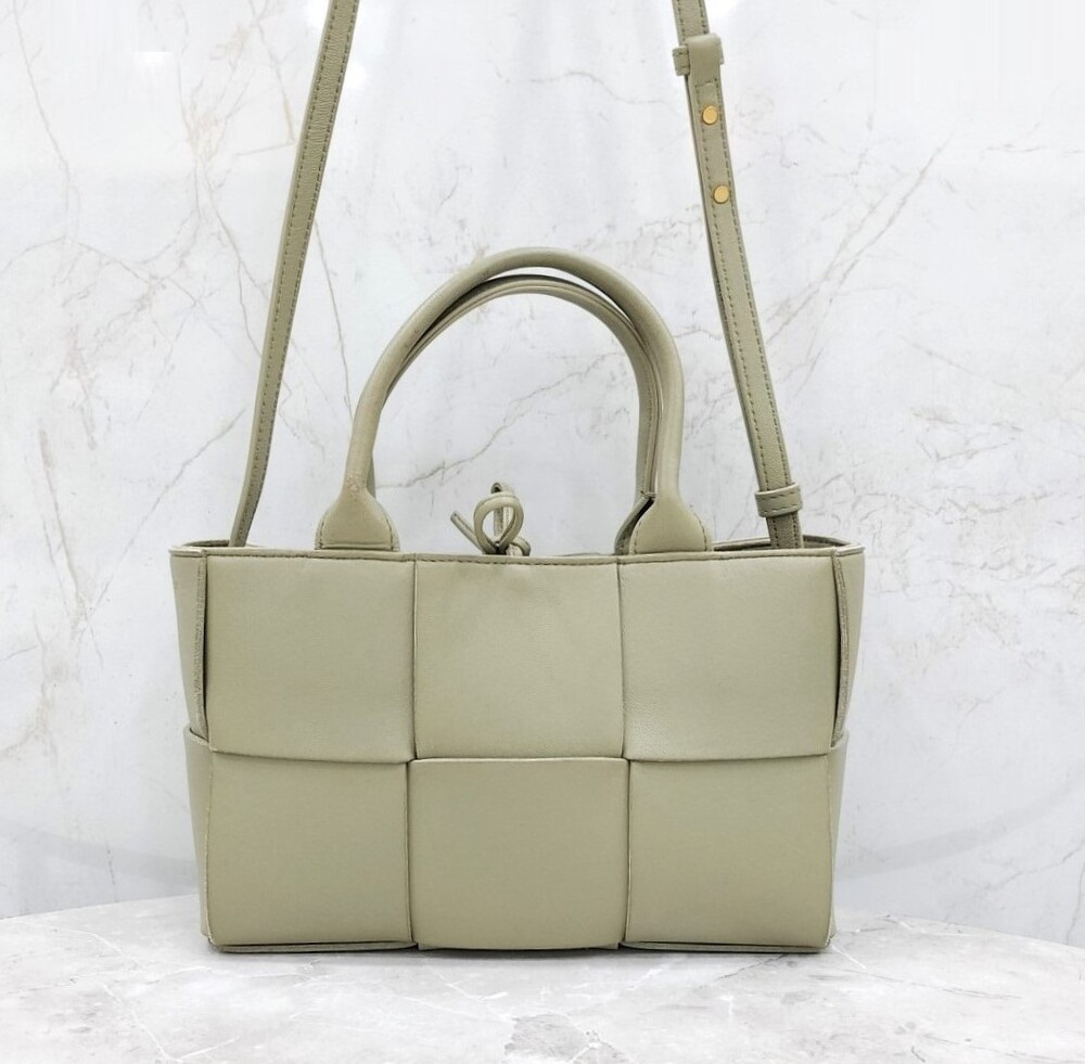 [럭스유] 보테가베네타 인트레치아토 아르코 스몰 백 652867