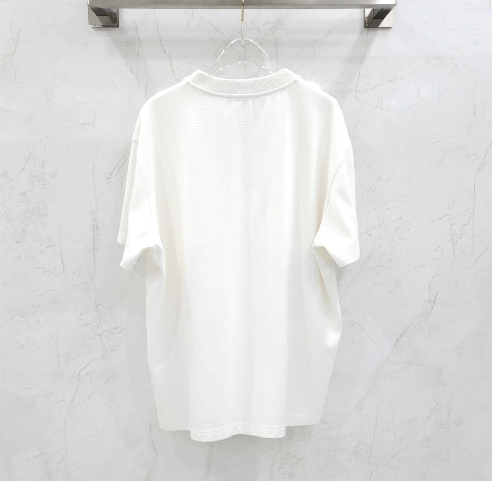 [럭스유] XXL / 루이비통 화이트 3D 모노그램 포켓 반팔 1AFBAB