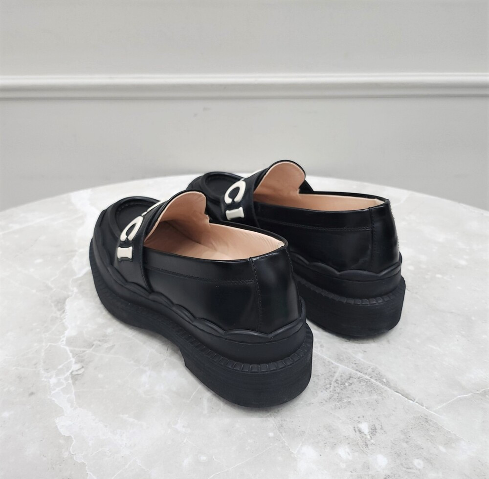 [럭스유] 35.5 / 구찌 블랙 메탈릭 로고 로퍼