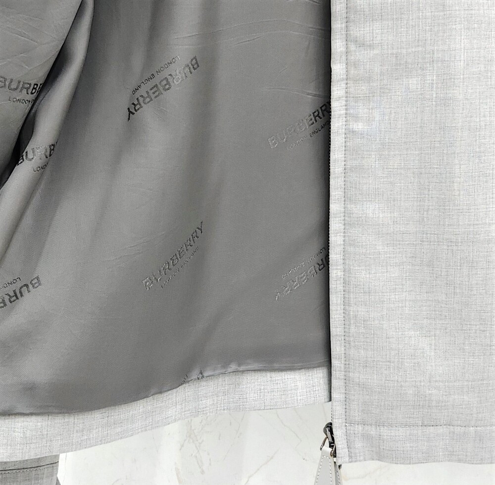 [럭스유] 52 / 버버리 그레이 TB로고 집업 자켓