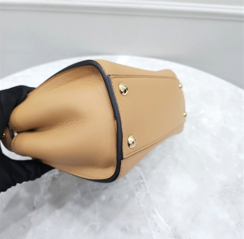 [럭스유] 펜디 미니 피카부 레더 백