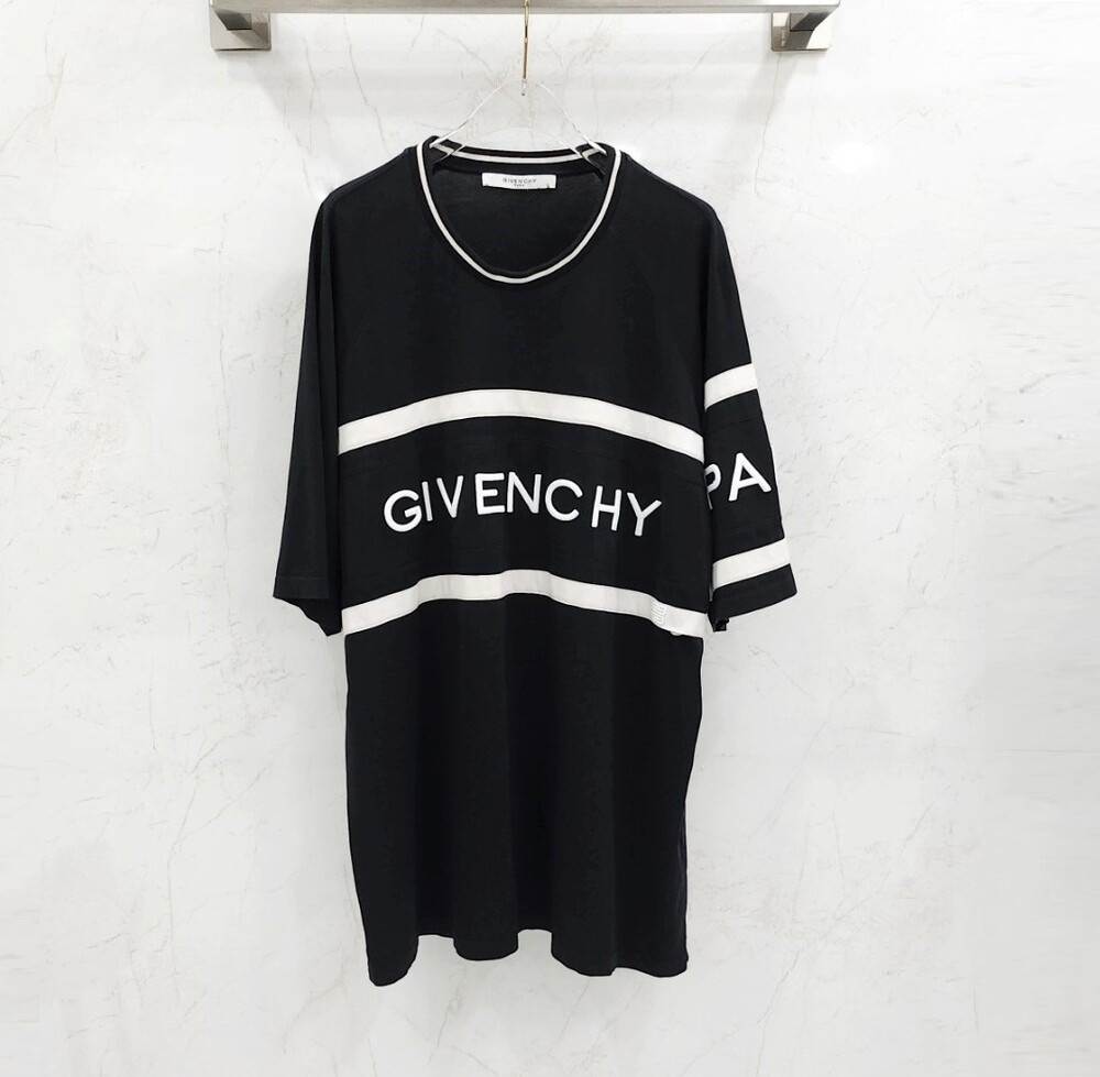 [럭스유] XL / 지방시 로고 자수 오버 반팔 티셔츠