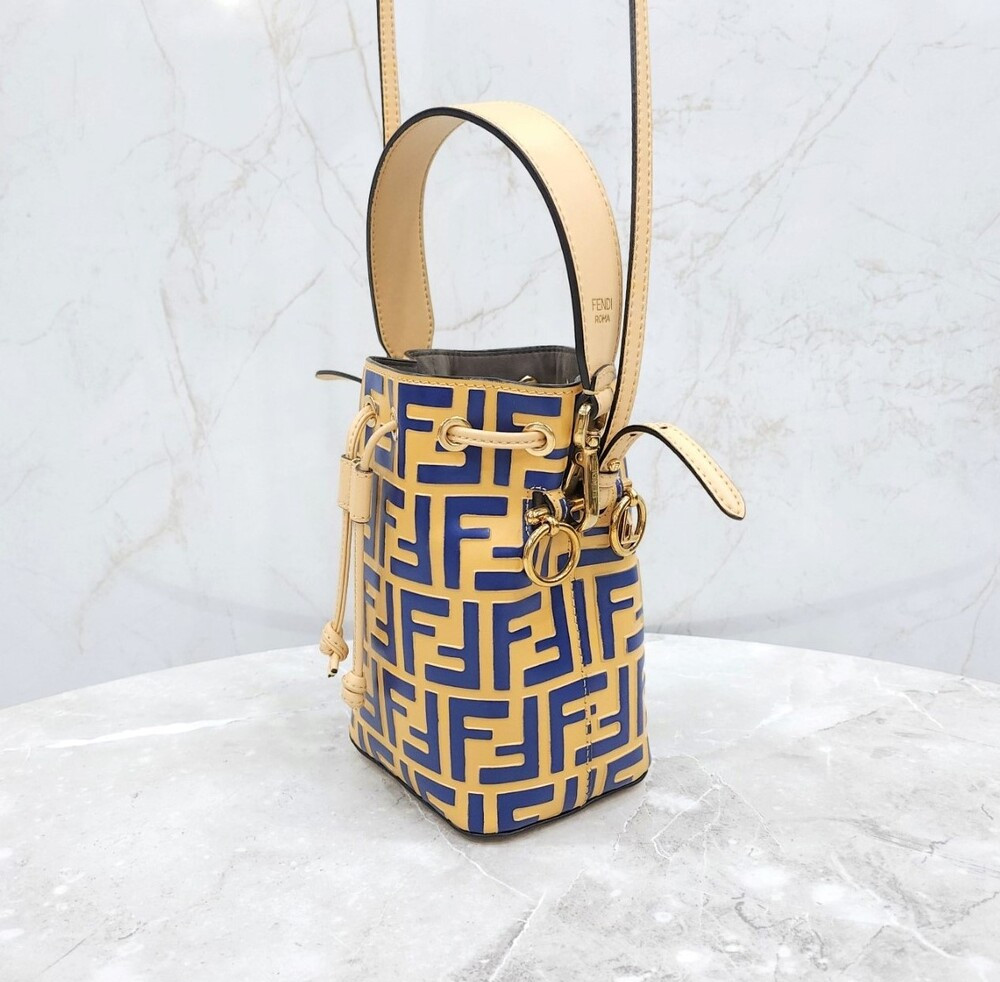 [럭스유] 펜디 FF 몬트레조 레더 버킷백