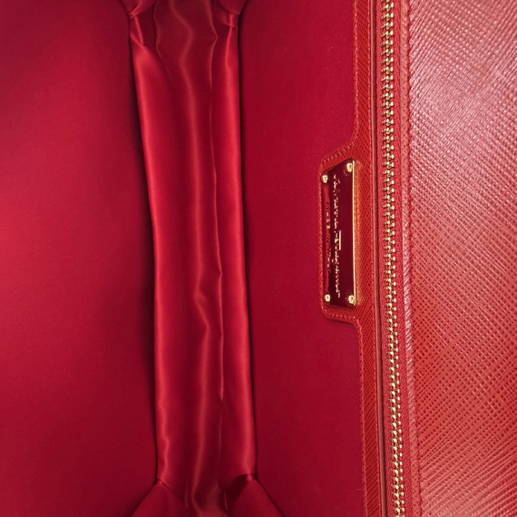 페라가모 루즈 칼프 바라 금장 숄더백 21E481