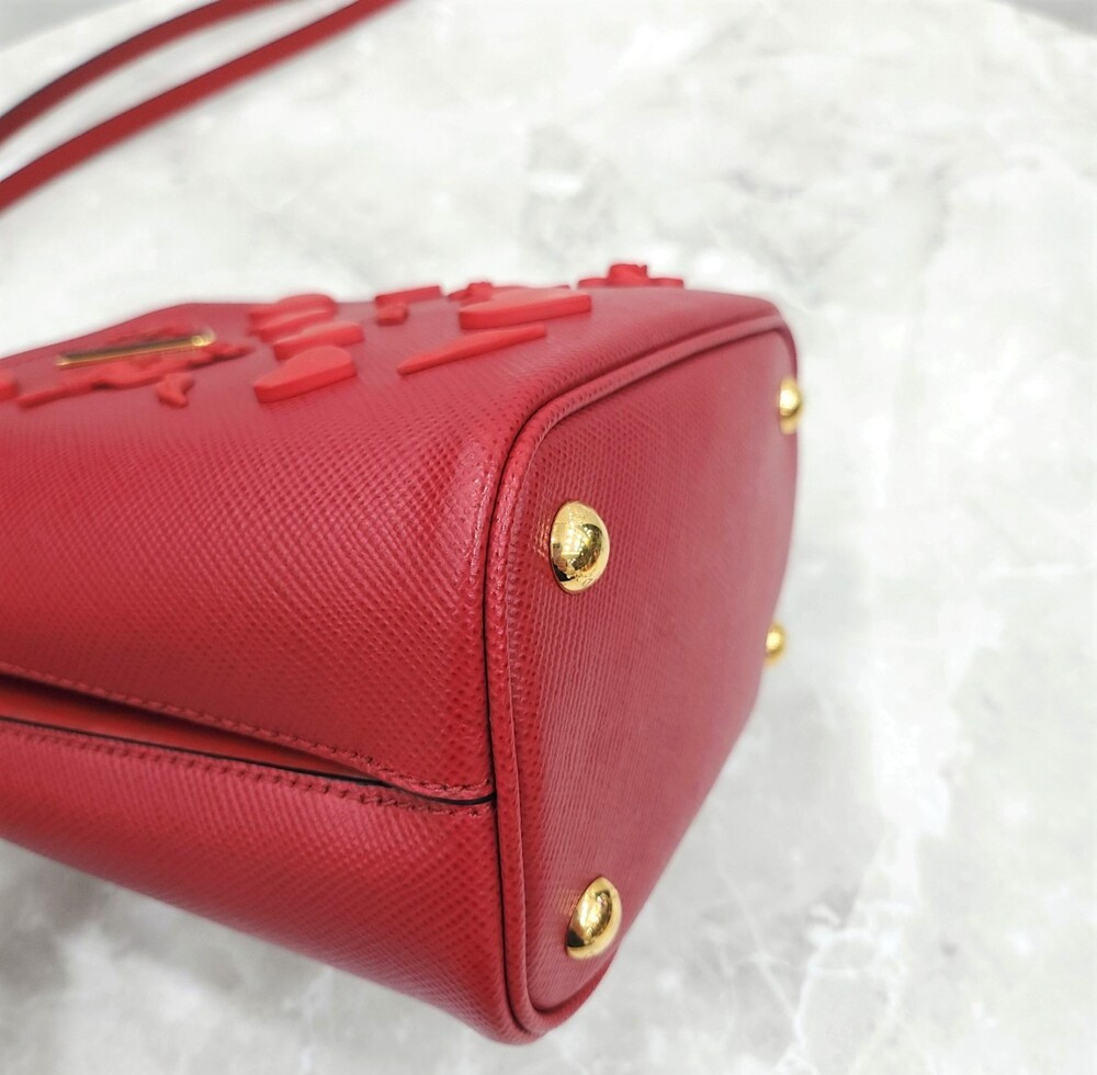 [럭스유] 프라다 사피아노 레더 하트 파니에 백 스몰