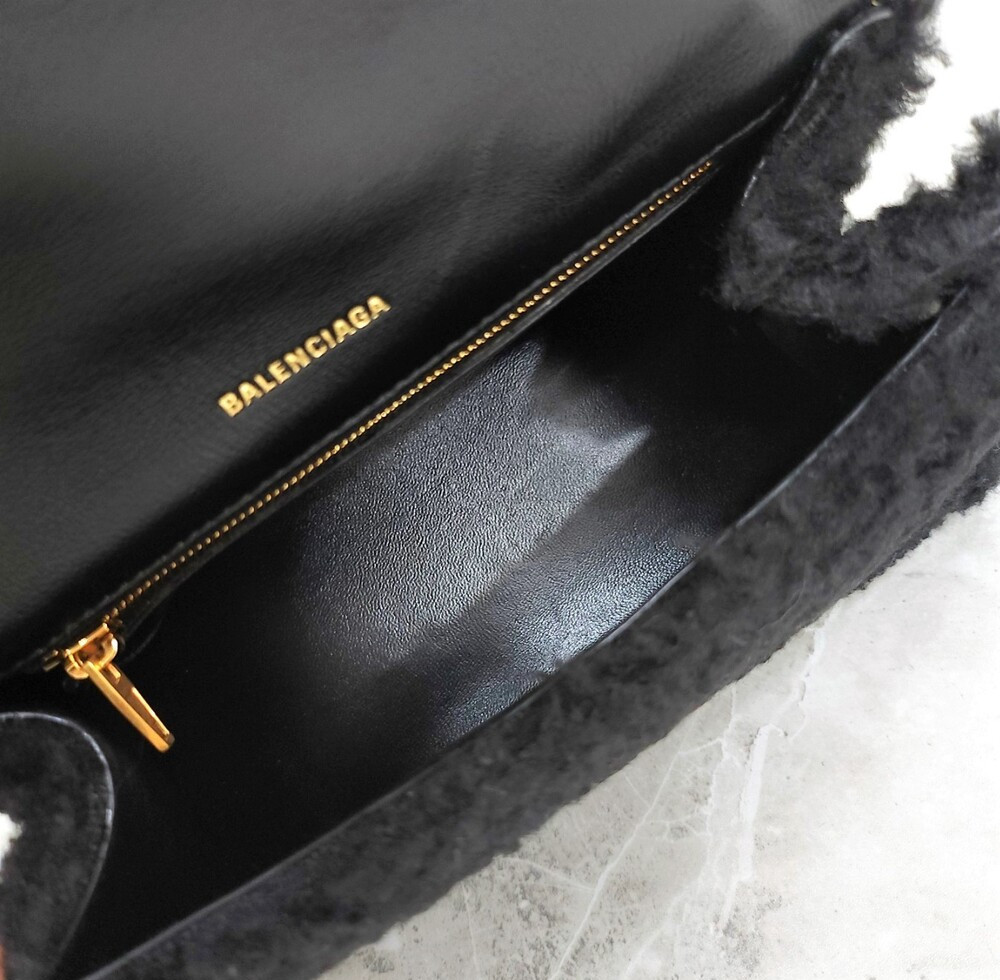 [럭스유] 발렌시아가 아워글래스 시어링 블랙 토트 숄더백 676365