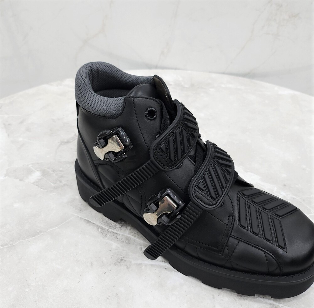 [럭스유] (새상품) 6 / 구찌 레더 앵클 부츠 718665