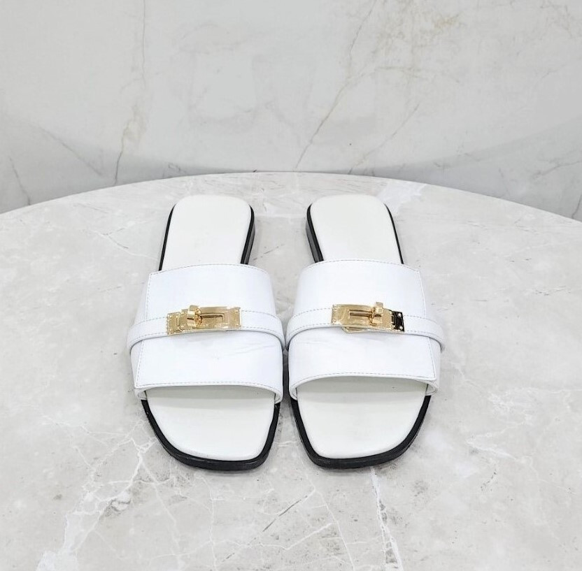 [럭스유] 37 / 에르메스 화이트 줄리아 켈리 버클 샌들 H232129Z