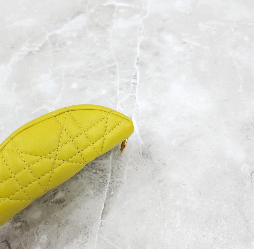 [럭스유] (새상품) 디올 카로 디테처블 하프문 파우치 크로스백