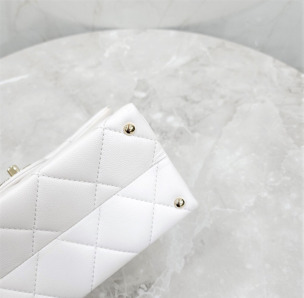 [럭스유] 샤넬 24P CC로고 레트로 트위스트 미듐 탑핸들 백 AS4711