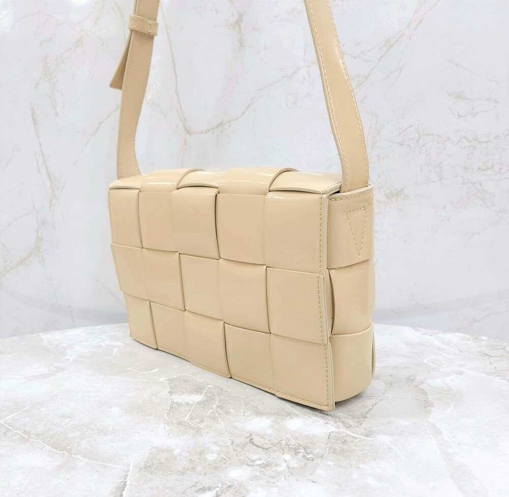 [럭스유] 보테가베네타 카세트 인트레치아토 크로스백 578004