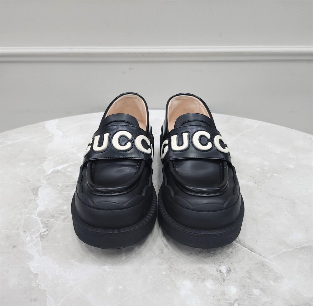 [럭스유] 35.5 / 구찌 블랙 메탈릭 로고 로퍼