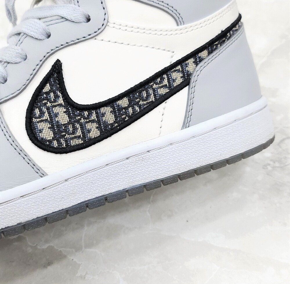 [럭스유] 265 / 디올 X 나이키 에어조던1 하이 OG