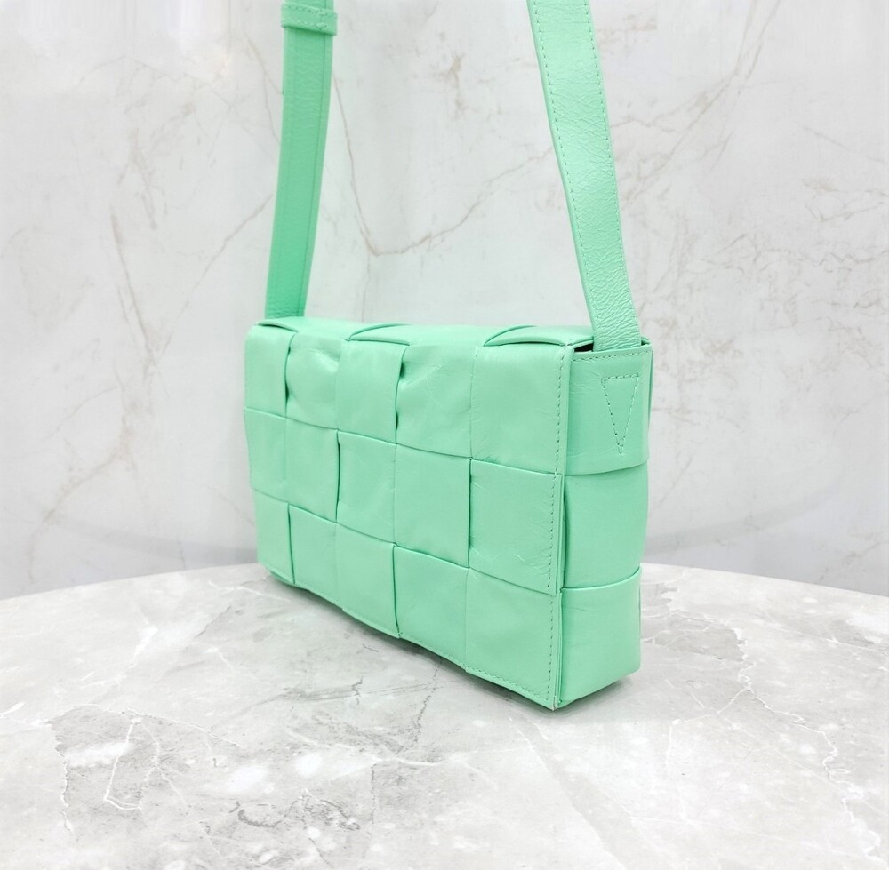 [럭스유] 보테가베네타 스몰 카세트 크로스바디 백 667298