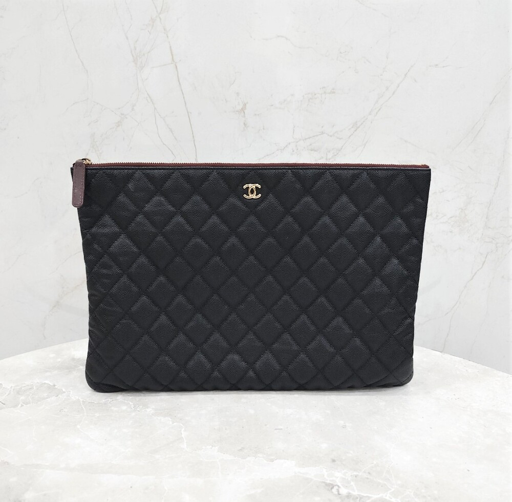 [럭스유] 샤넬 클래식 캐비어 클러치 라지 금장 A82552