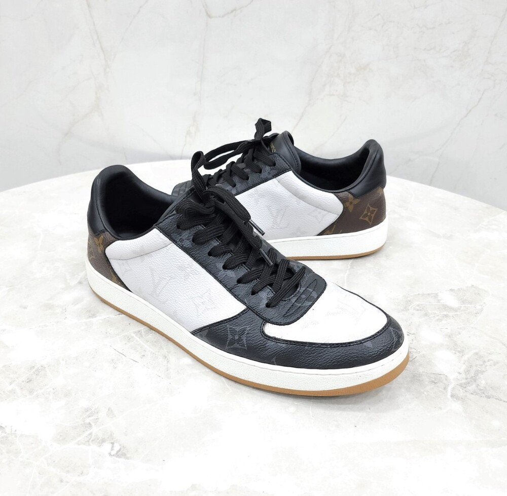 [럭스유] 7.5 / 루이비통 모노그램 리볼리 스니커즈 1A8WG8