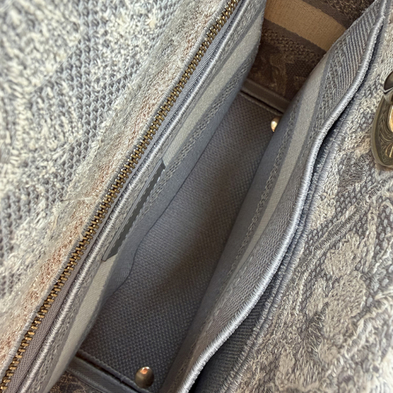 디올 디 라이트 레이디백 미디움 토트백 M0565ORGO