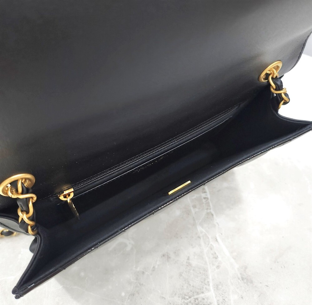 [럭스유] 샤넬 24C 하트 CC로고 페이던트 플랩 체인 숄더백 AS4900