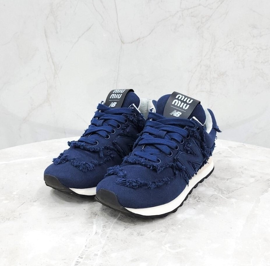 [럭스유] 36 / 미우미우 X 뉴발란스 574 스니커즈 로얄블루 5E765D
