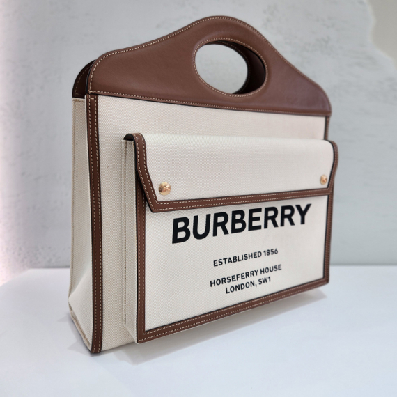 버버리 투톤 포켓 라지 토트백 8031745